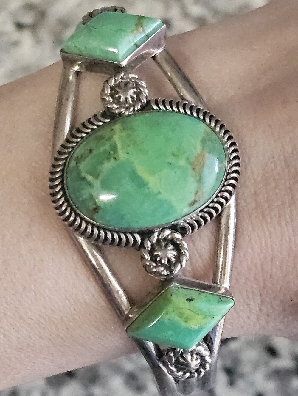 VTG Running Bear 925 Sterling Silver Gaspeite Southwestern Navajo Cuff Bracelet